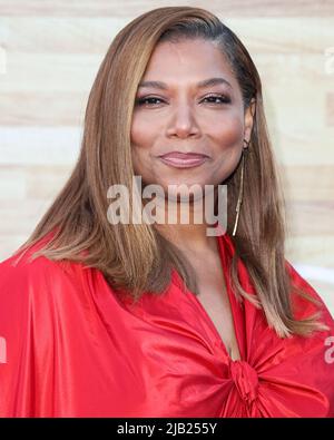 WESTWOOD, LOS ANGELES, CALIFORNIA, USA - 01 GIUGNO: Il rapper/attrice americano Queen Latifah arriva al Los Angeles Premiere della 'Hustle' di Netflix tenuto al Regency Village Theatre il 1 giugno 2022 a Westwood, Los Angeles, California, Stati Uniti. (Foto di Xavier Collin/Image Press Agency) Foto Stock