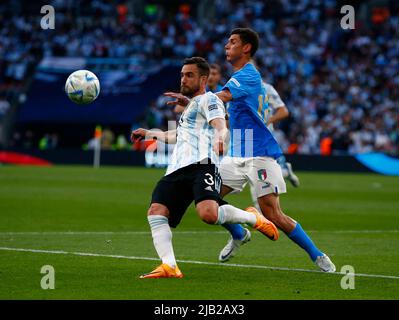 LONDRA, INGHILTERRA - GIUGNO 01: Nicolas Tagliafico dell'Argentina durante Finalissima Conmebol - Coppa UEFA di campioni tra Italia e Argentina a Wembley Foto Stock