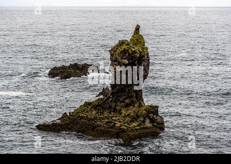 Sulla costa islandese tra Arnarstapi e Hellnar Foto Stock