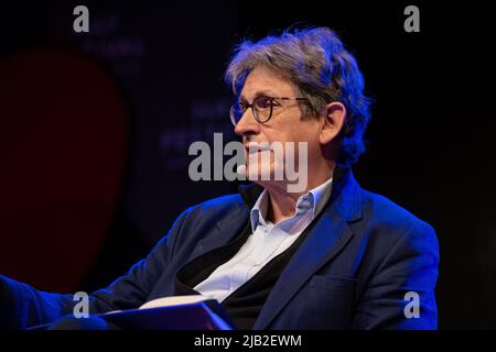 Hay-on-Wye, Galles, Regno Unito. 2nd giugno 2022. Prospect discusse 1: Il futuro della BBC, Jean Seaton, AC Grayling e Alan Rusbridger al Festival di Hay 2022, Galles. Credit: Sam Hardwick/Alamy. Foto Stock