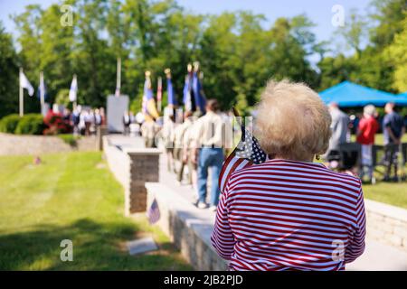 BLOOMINGTON, INDIANA - MAGGIO 30: Cerimonia del Memorial Day ai Valhalla Memory Gardens il 30 Maggio 2022, a Bloomington, Indiana. (Foto di Jeremy Hogan/The Bloomingtonian) Foto Stock