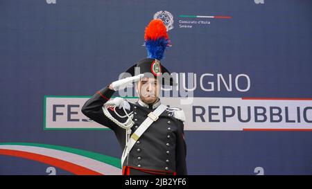 La Giornata della Repubblica Italiana ha segnato l'edizione 76th dell'evento annuale dopo due anni di pausa a causa della pandemia e si è celebrata con un'accoglienza organizzata dal Consolato Italiano a Izmir. Un gran numero di diplomatici turchi, italiani e stranieri, uomini d'affari e società hanno partecipato alla reception in un albergo ospitato dal console italiano Izmir Valerio Giorgio. Valerio Giorgio, Console d'Italia a Izmir, ha richiamato l'attenzione sulla forte interazione economica e culturale tra i due Paesi nel suo discorso. (Foto di Idil Toffolo/Pacific Press) Foto Stock