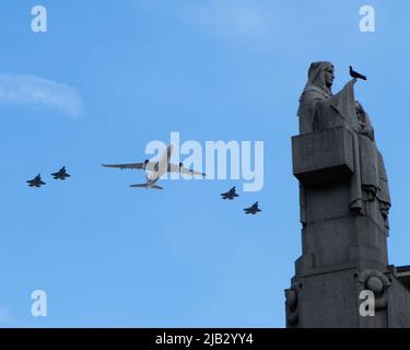 Londra, Regno Unito. 2nd giugno 2022. Il volo RAF sul centro di Londra durante le celebrazioni del Giubileo del platino della Regina. 2nd giugno 2022. Marcin Riehs/ Pathos Credit: Pathos Images/Alamy Live News Foto Stock