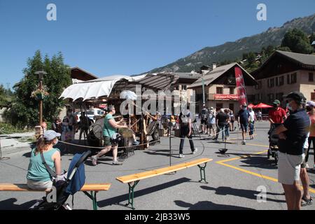 Manège pour enfants à la Fête du village de Vars Sainte-Marie un 15 août, Hautes-Alpes Foto Stock