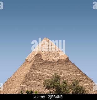Piramide di Khafre sull'altopiano di Giza, le Grandi Piramidi di Giza, il Cairo, Egitto Foto Stock