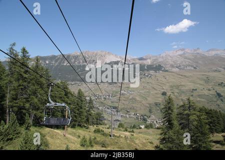 Vars Sainte-Marie et Sainte-Catherine vue d'en haut Foto Stock