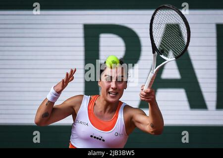 Parigi, Francia. 2nd giugno 2022. Martina TREVISAN d'Italia durante il giorno dodici di Roland-Garros 2022, French Open 2022, torneo di tennis Grand Slam il 02 giugno 2022 allo stadio Roland-Garros di Parigi, Francia - Foto: Matthieu Mirville/DPPI/LiveMedia Credit: Independent Photo Agency/Alamy Live News Foto Stock