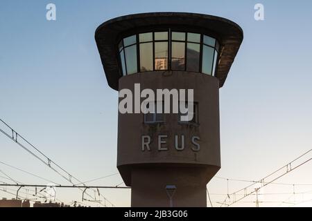 Torre di controllo alla stazione ferroviaria di Reus, Catalunya Foto Stock