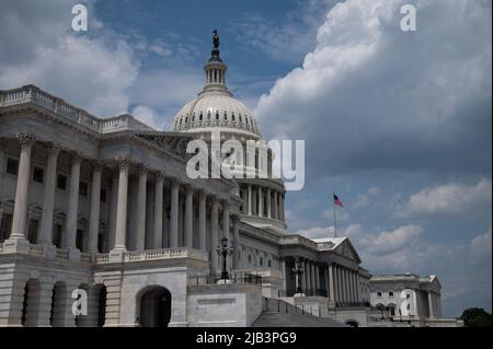 Washington, Stati Uniti. 02nd giugno 2022. Una visione generale del Campidoglio degli Stati Uniti a Washington, DC, il 2 giugno 2022. (Graeme Sloan/Sipa USA) Credit: Sipa USA/Alamy Live News Foto Stock