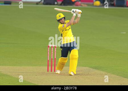 2 giugno 2022. Londra, Regno Unito. Liam Dawson dell'Hampshire si batte mentre Surrey prende l'Hampshire nella partita di cricket Vitality T20 Blast al Kia Oval. David Rowe/Alamy Live News. Foto Stock