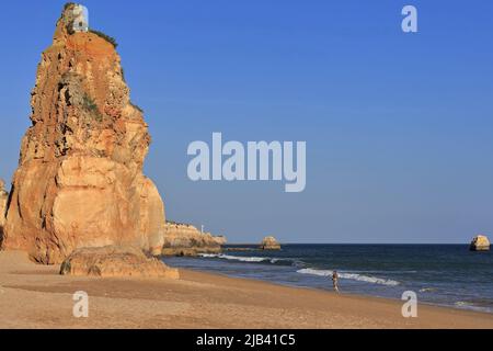 Tramonto sulle formazioni rocciose-Praia dos Tres Castelos Beach. Portimao-Portogallo-280 Foto Stock
