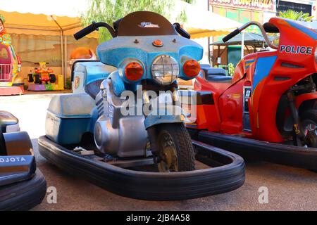 Corsa per bambini con Bumper Car a gettoni Foto Stock