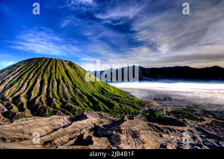 Alba sulla cima del vulcano Mt bromo a Java, Indonesia Foto Stock