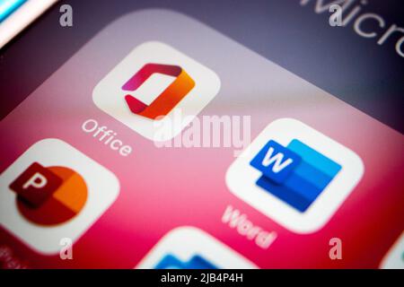 Primo piano dell'app Office sull'iPhone. Office è una famiglia di software client/server di Microsoft. È stato annunciato per la prima volta da Bill Gates il 1 1988 agosto Foto Stock