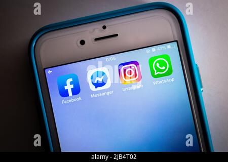 Kumamoto, Giappone - Agosto 25 2020 : Facebook, Messenger, Instagram & WhatsApp su iPhone. Foto Stock