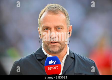 Allenatore nazionale tedesco Hans-Dieter Hansi Flick GER, ritratto, microfono, CIELO, logo, 79th finale della Coppa DFB, Olympiastadion, Berlino, Germania Foto Stock