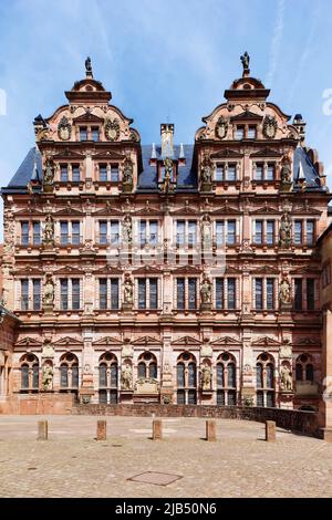 Friedrichsbau nel cortile del castello, costruito dall'Elettore Friedrich IV. Dal 1601 al 1607, galleria ancestrale degli elettori nella facciata, rinascimentale Foto Stock