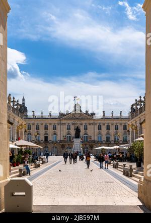 Nancy, Francia - 1 giugno, 2022: Lo storico Arc qui porta della città sulla piazza Stanislas nel centro della città di Nancy Foto Stock