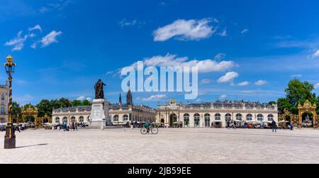 Nancy, Francia - 1 giugno 2022: Vista panoramica della storica piazza Stanislas del 18th secolo nel centro di Nancy Foto Stock