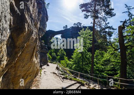 Porta Pravcicka - arco in pietra arenaria naturale nel Parco Nazionale della Svizzera Boema, Repubblica Ceca Foto Stock