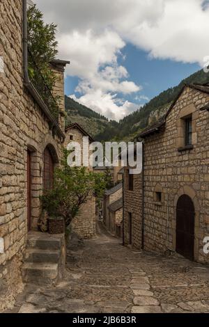 Edifici storici nel comune di Sainte-Enimie, Gorges du Tarn Causses, Occitania, Francia Foto Stock