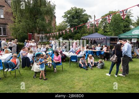 Didsbury, Manchester, Regno Unito. Giovedì 2nd giugno 2022, festa giubilare della Regina Elisabetta II Platinum nella chiesa di St James & Emmanuel, Didsbury Foto Stock