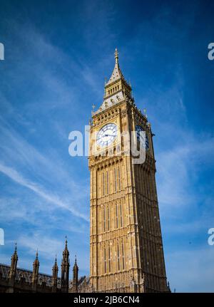 Big ben, conosciuto come la torre Elisabetta, presso il Parlamento di Westminster, nel centro di Londra, Regno Unito. Foto Stock