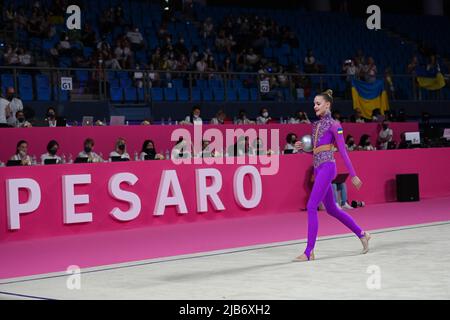 Pesaro, Italia. 03rd giugno 2022. VITRIFRIGO Arena, Pesaro, Italia, 03 giugno 2022, Tramite la Ginnastica ritmica della Ginnastica Figura 2022 - Ginnastica Credit: Live Media Publishing Group/Alamy Live News Credit: Live Media Publishing Group/Alamy Live News Foto Stock