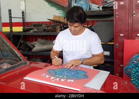 Miami, Stati Uniti d'America. 02nd giugno 2022. MIAMI, FL - 2 GIUGNO: Mijares partecipa alla presentazione di un murale ispirato a 'MAYANS MC', creato dall'artista Alexander Mijares, alla Cavalleria d'acciaio il 2 giugno 2022 a Miami, Florida (Foto di Alberto E. Tamargo/Sipa USA) Credit: Sipa USA/Alamy Live News Foto Stock