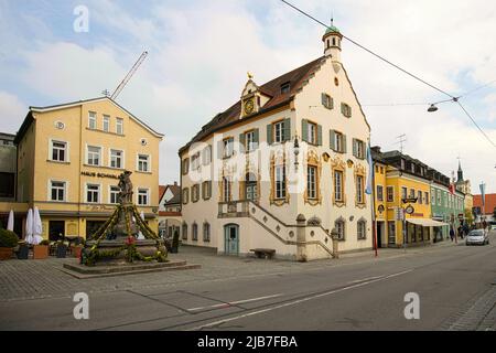 Fürstenfeldbruck, Baviera, Germania - 23 aprile 2022: Vecchio Municipio e Ufficio del Registro di sistema Foto Stock