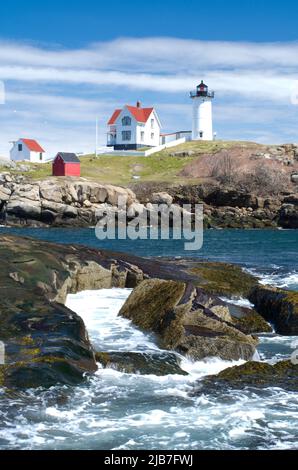 Faro di Cape Neddick Nuble, York, Maine, Stati Uniti Foto Stock