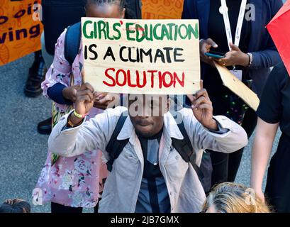 STOCCOLMA, SVEZIA - 3 GIUGNO 2022: Greta Thunberg e venerdì per il futuro dimostrando con gli attivisti del clima a Stoccolma. Foto Stock