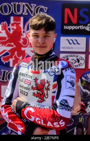 MANCHESTER, REGNO UNITO. GIUGNO 3rd Sam McGurk (116) durante il British Youth Speedway Championship (Round 4) al National Speedway Stadium di Manchester sabato 10th ottobre 2020. (Credit: Ian Charles | MI News) Credit: MI News & Sport /Alamy Live News Foto Stock