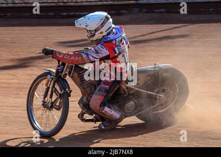 MANCHESTER, REGNO UNITO. GIUGNO 3rd Sam McGurk (116) in azione durante il British Youth Speedway Championship (Round 4) al National Speedway Stadium di Manchester sabato 10th ottobre 2020. (Credit: Ian Charles | MI News) Credit: MI News & Sport /Alamy Live News Foto Stock