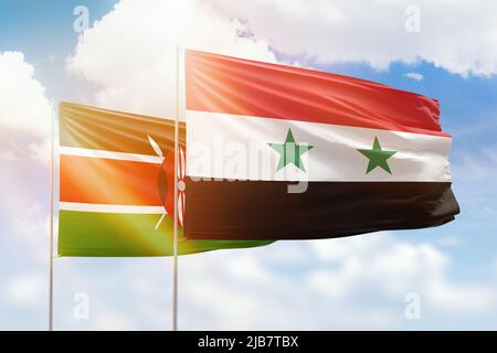 Cielo azzurro soleggiato e bandiere di siria e kenya Foto Stock