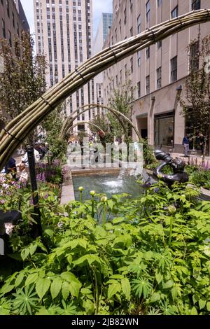 Estate a Rockefeller Center Promenade, New York, USA 2022 Foto Stock