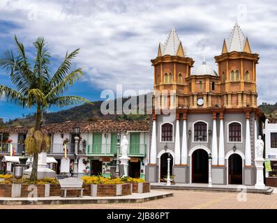 El Peñol, Antioquia / Colombia - 25 maggio 2022. Replica della vecchia Peñol per anni è diventato un punto d'incontro turistico per molti visitatori. Foto Stock