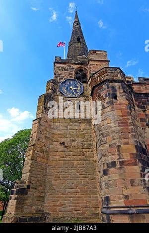 Chiesa parrocchiale di St Oswald, e orologio, Golborn Road, Winwick, Warrington, Cheshire, Inghilterra, Regno Unito, WA2 8SZ Foto Stock