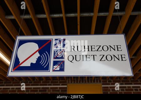 Vechta, Germania. 20th Apr 2015. Un cartello 'quiet zone' ('quiet zone') si trova nella biblioteca dell'Università di Vechta. Credit: Friso Gentsch/dpa/Alamy Live News Foto Stock