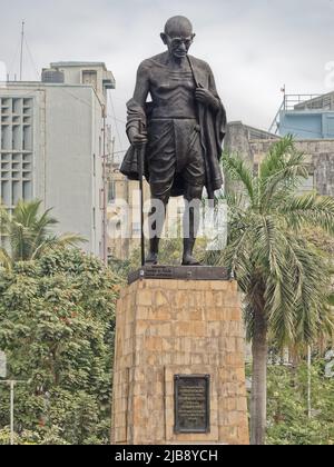 02 12 2020 Statua di Mahatma Gandhi vicino a Mantralaya in Mumbai Maharashtra India. Foto Stock