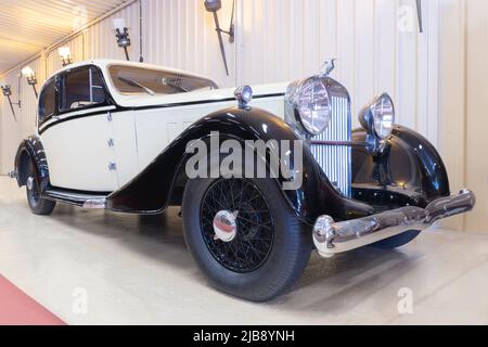 GALDAMES, SPAGNA-8 AGOSTO 2021: 1936 Hispano Suiza K6 nel Museo dell'automobile di Torre Loizaga (Miguel de la Via) Foto Stock