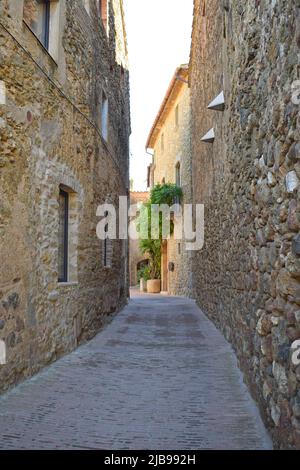 Strade di Monell, Girona Catalogna Spagna Foto Stock