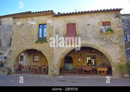 Strade di Monell, Girona Catalogna Spagna Foto Stock