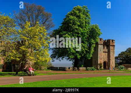 The Gatehouse at Dunster Castle, Somerset, Inghilterra, Regno Unito Foto Stock