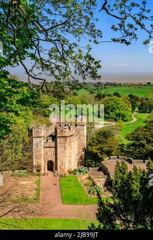 The Gatehouse at Dunster Castle, Somerset, Inghilterra, Regno Unito Foto Stock
