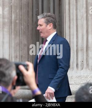 Londra, Regno Unito. 03rd giugno 2022. LONDRA, REGNO UNITO. 3 giugno 2022: Sir Keir Starmer lascia il Servizio Nazionale del Ringraziamento per celebrare il Giubileo del platino di sua Maestà la Regina parte delle celebrazioni del Giubileo del platino, la Cattedrale di San Paolo. Picture Credit: Paul Smith/Alamy Live News Foto Stock