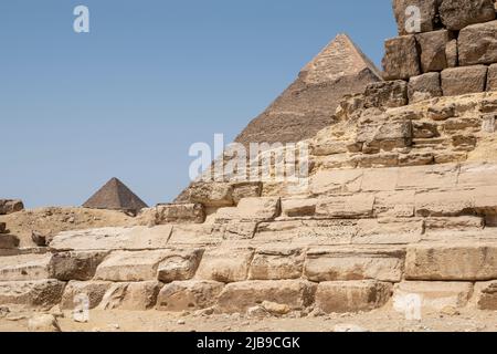 Piramide di Khafre sull'altopiano di Giza, le Grandi Piramidi di Giza, il Cairo, Egitto Foto Stock