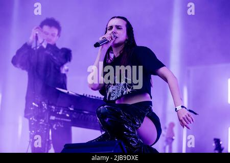 Aarhus, Danimarca. 03rd giugno 2022. Il cantante e cantautore danese MØ suona un concerto dal vivo durante il festival di musica danese Northside 2022 ad Aarhus. (Photo Credit: Gonzales Photo/Alamy Live News Foto Stock