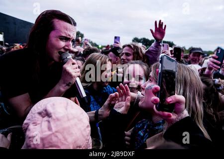 Aarhus, Danimarca. 03rd giugno 2022. Il cantante e cantautore danese MØ suona un concerto dal vivo durante il festival di musica danese Northside 2022 ad Aarhus. (Photo Credit: Gonzales Photo/Alamy Live News Foto Stock