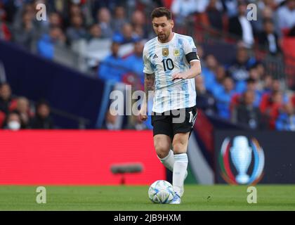 Londra, Inghilterra, 1st giugno 2022. Lionel messi dell'Argentina durante la partita della Coppa dei campioni COMMEBOL-UEFA al Wembley Stadium di Londra. Il credito d'immagine dovrebbe essere: Jonathan Moscrop / Sportimage Foto Stock